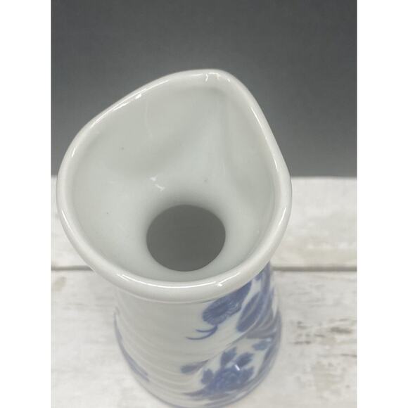Small Antique Japanese Blue and White Porcelain Sakura Tree Sake Bottle - Picture 7 of 10